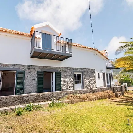 Calheta Bay View House - Family And Group Feriehus