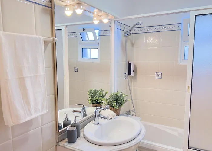 Calheta Bay View House - Family And Group * Arco da Calheta (Madeira)